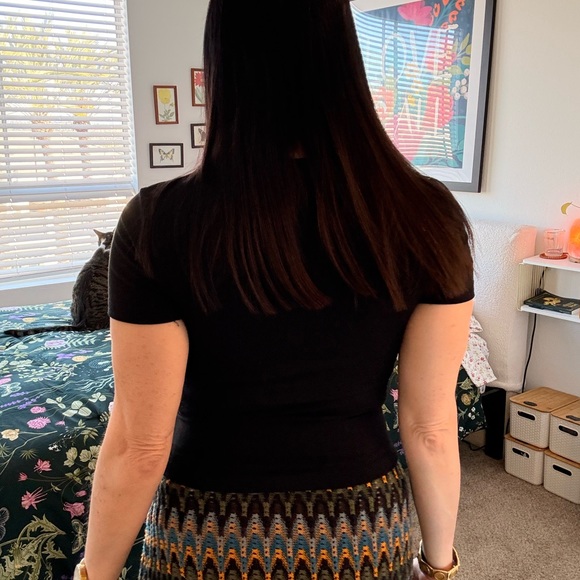 Express Ribbed Black Fitted Top - Picture 4 of 7